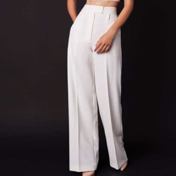 White Pant Set with Sleeveless Top, XS, Nomi Fame - Picture 3 of 8